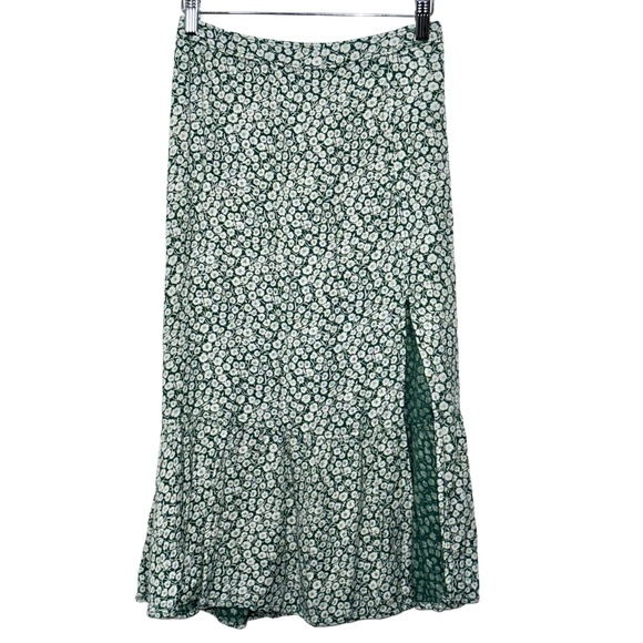 Abercrombie & Fitch Dresses & Skirts - Abercrombie & Fitch Green White Floral Print High Waisted Slit Midi Skirt Size S